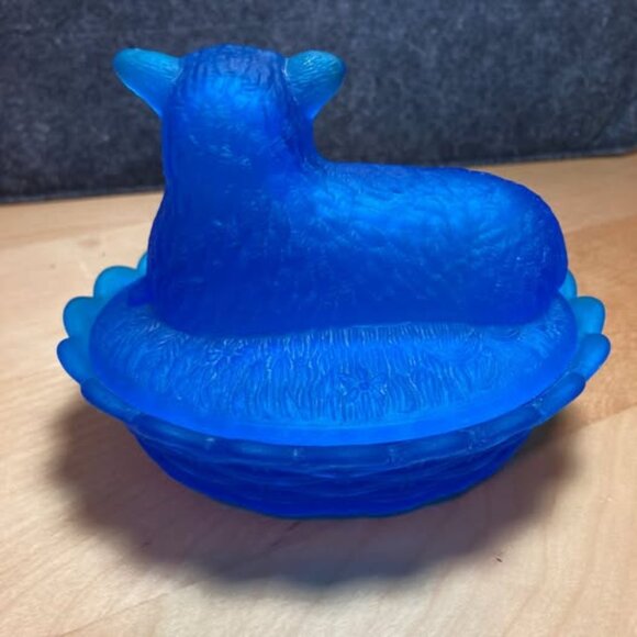 RARE Cobalt Blue Lamb on Nest - Picture 6 of 9